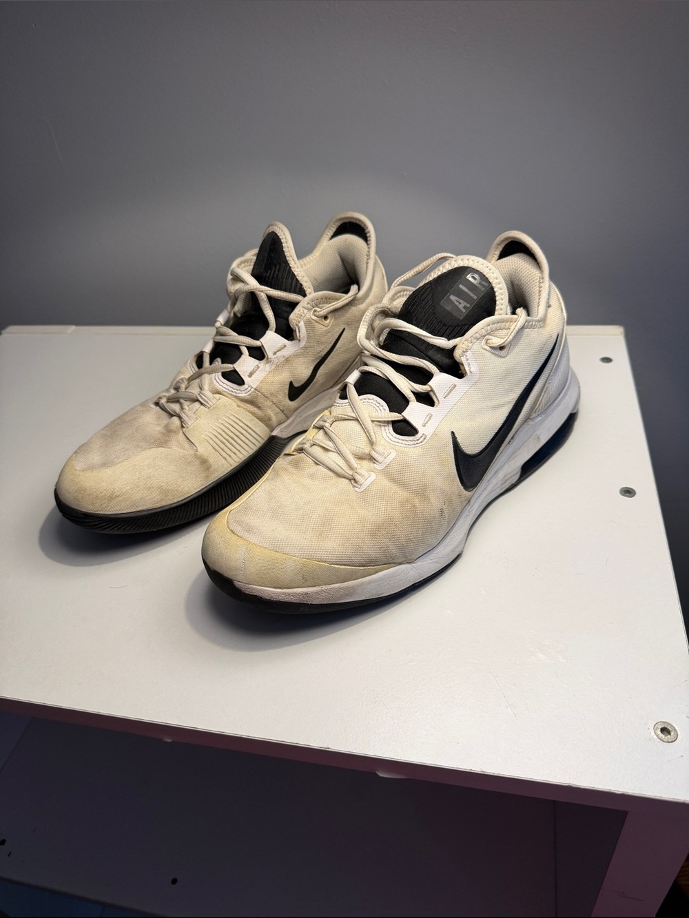 Nike Men’s White and Black Low-Top Athletic Sneakers